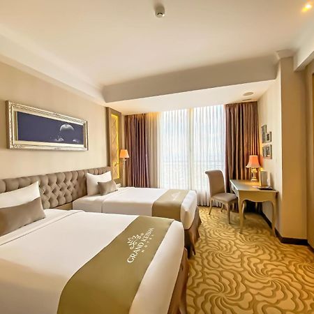 Grand Keisha Yogyakarta Hotel Kejayan Exterior photo