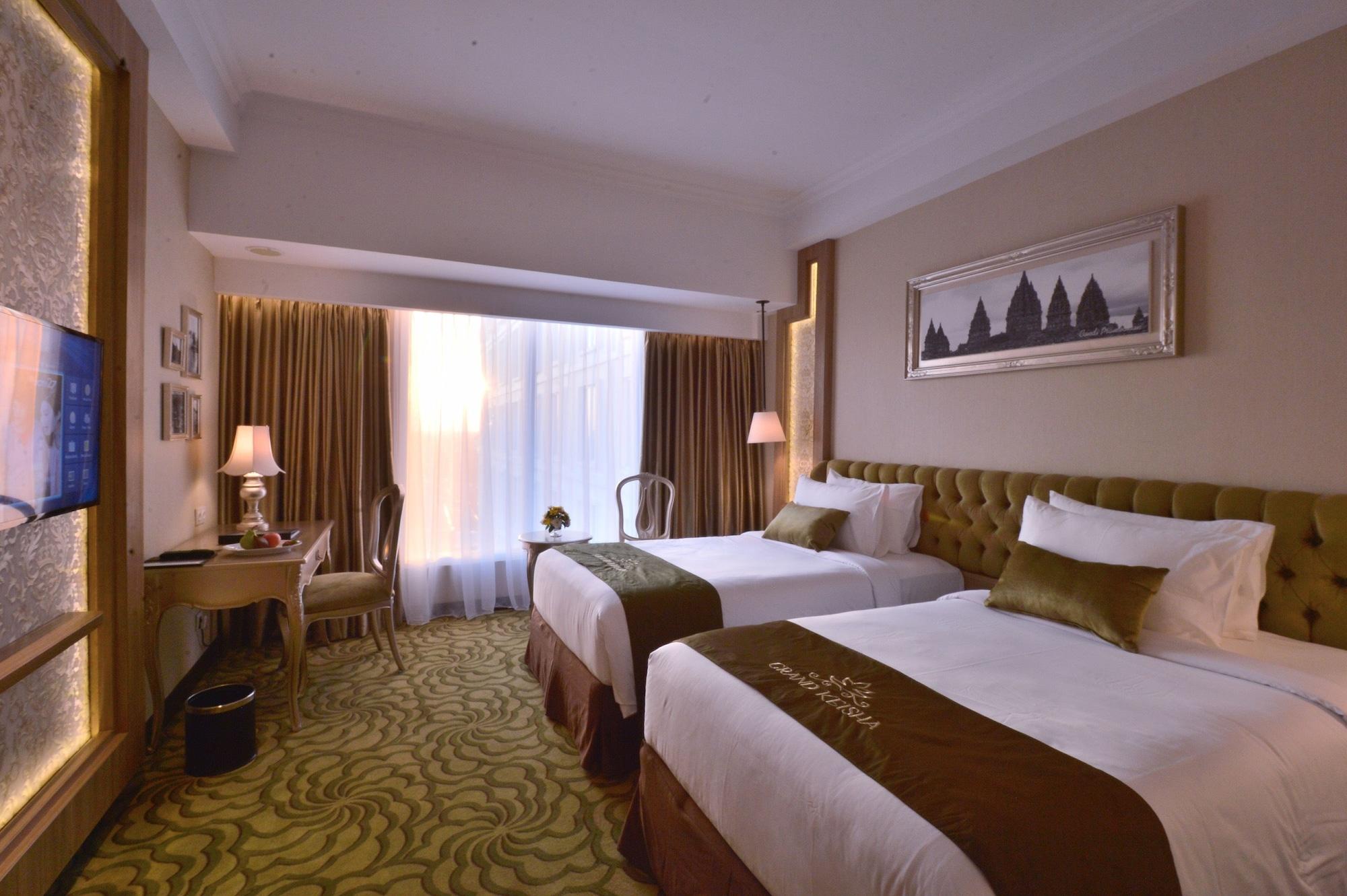 Grand Keisha Yogyakarta Hotel Kejayan Exterior photo